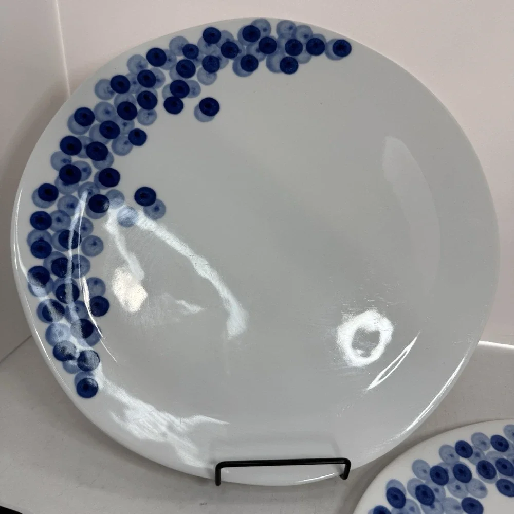 Crate & Barrel Rika Blueberries DINNER PLATE 10 3/4